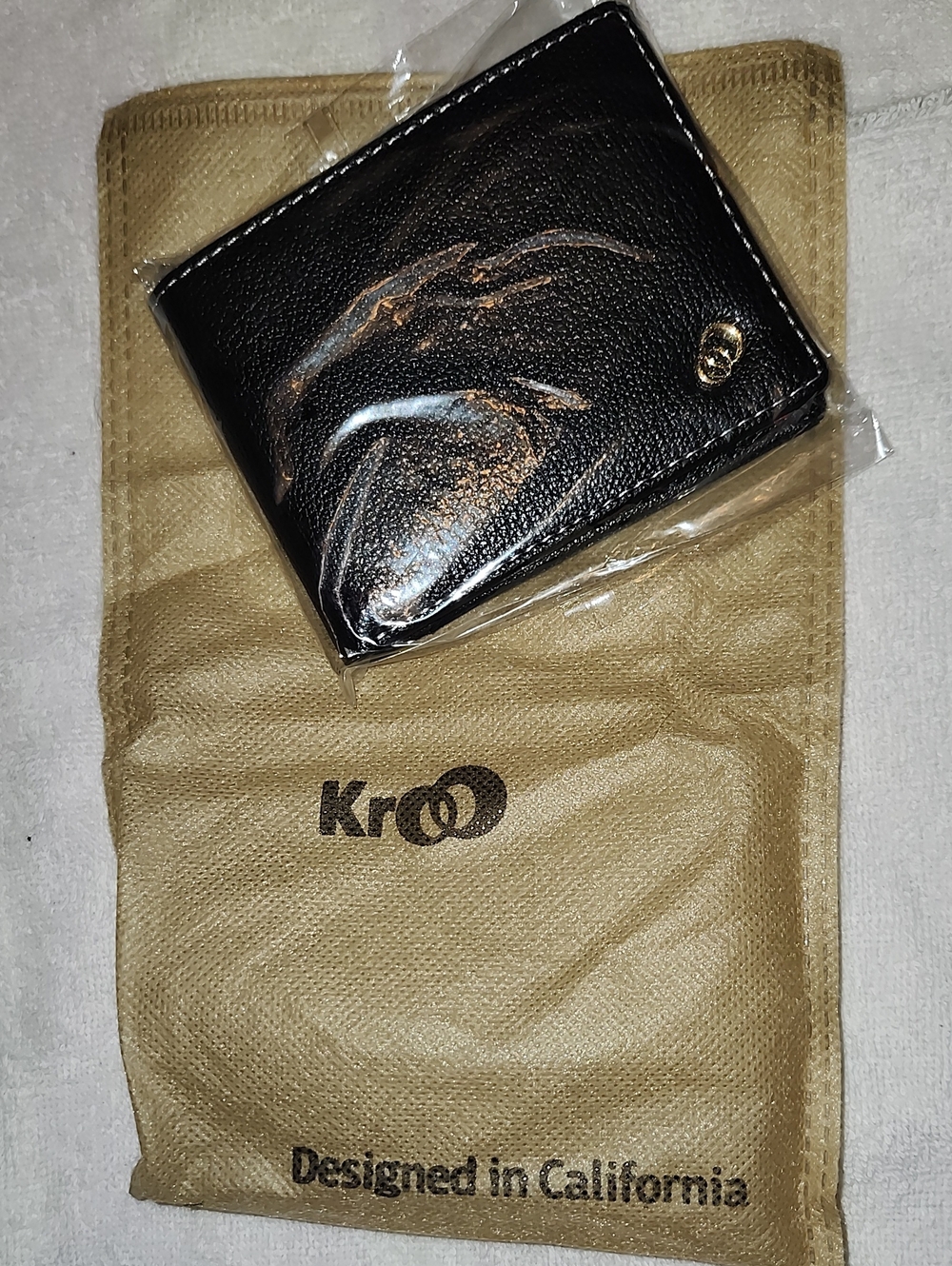 Kroo Black Leather Bi-Fold Wallet with Gold Accent